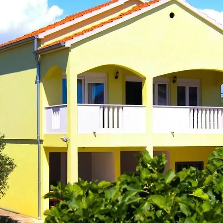 Apartament Pleasant In Sveti Filip i Jakov