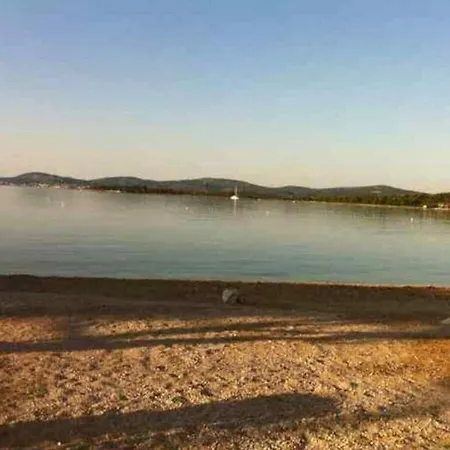 Apartament Pleasant In *