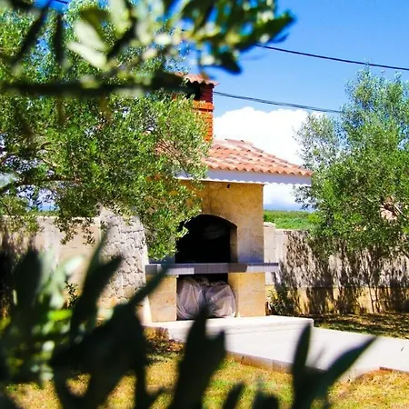Apartament Pleasant In